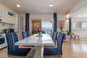 Beachfront Apartment with parking